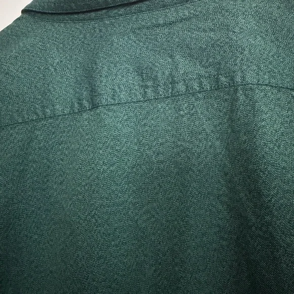 ☘️Banana Republic Men's Button-Down Shirt in Forest Green - Picture 4 of 5